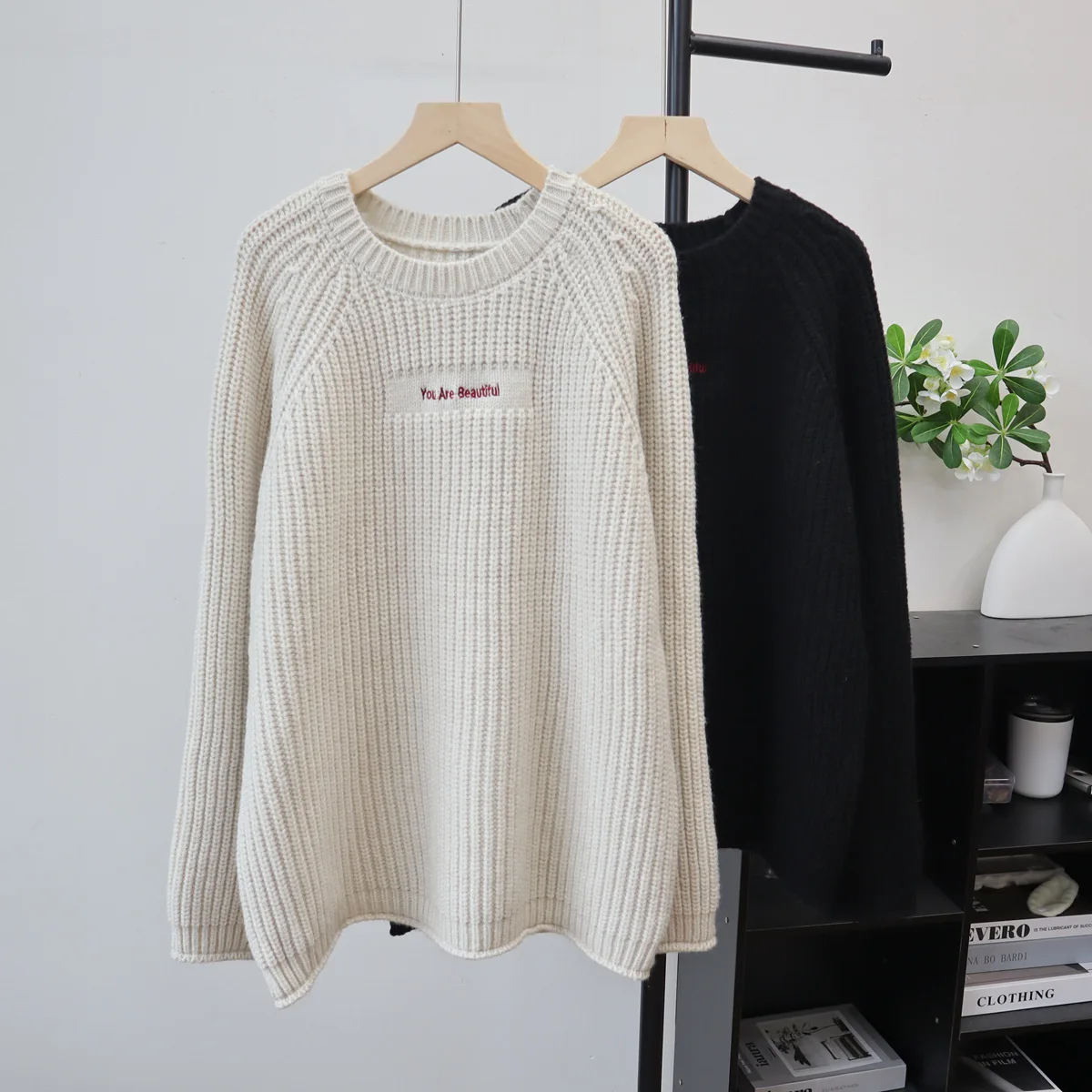 

Women Knitted Pullovers Sweaters Embroidered Letters Jumpers Round Neck Long Sleeves Loose Fit Thick Casual 2025 Autumn Winter