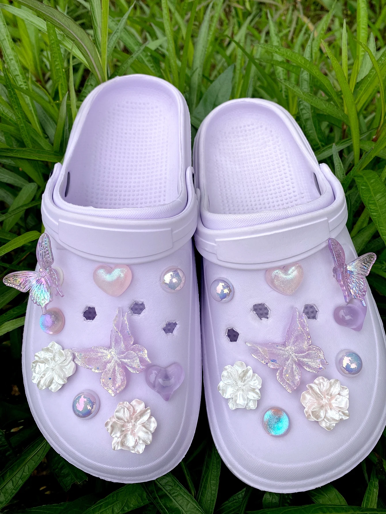18-Piece Fashionable & Versatile Purple Butterfly DIY Detachable Shoe Accessories. Decorative Buckles & Shoe Charms for Clogs an