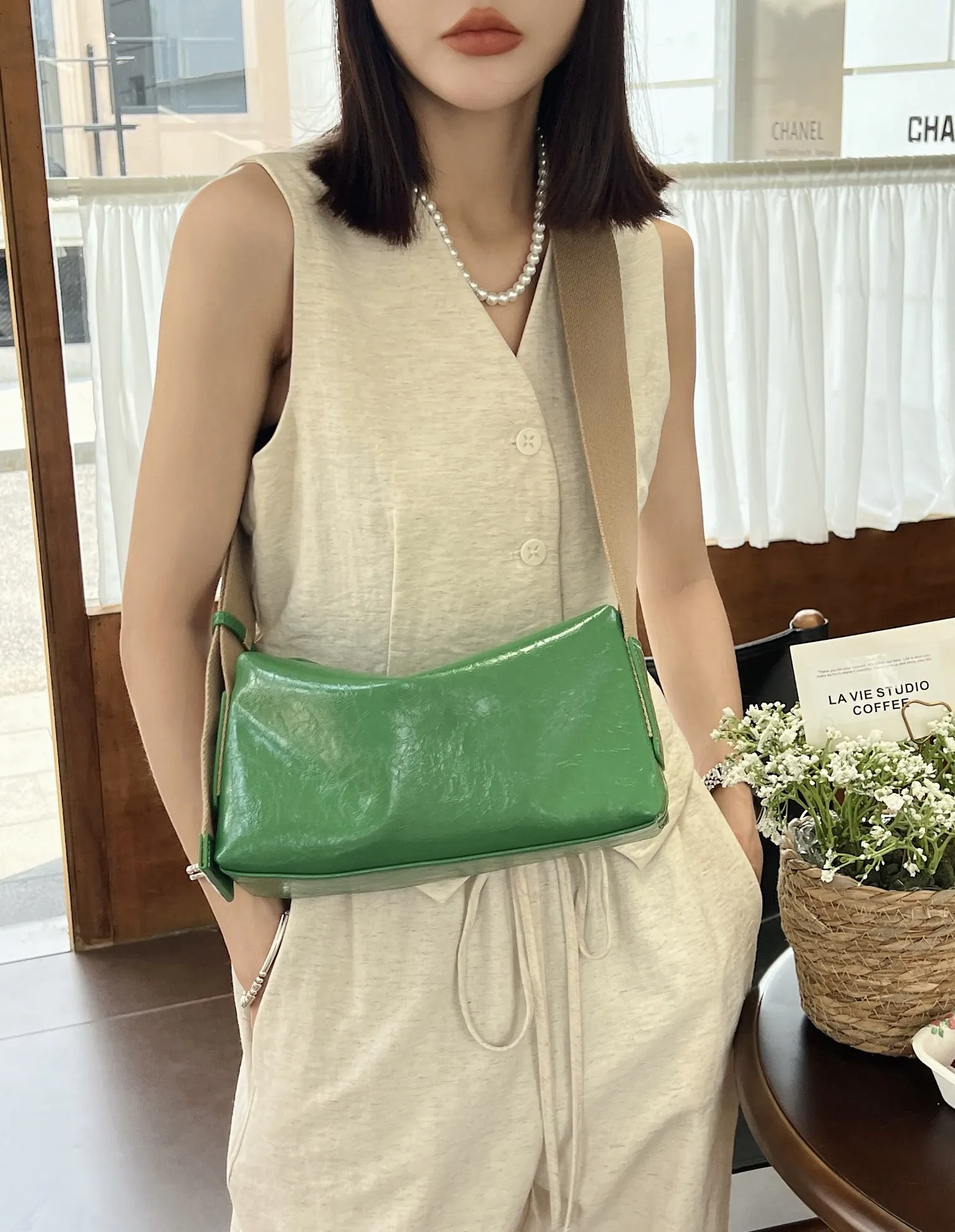 

Натуральная кожаная женская сумка через плечо, люксовая дизайнерская брендовая женская сумка из мягкой воловьей кожи, маленькая квадратная сумка для женщин