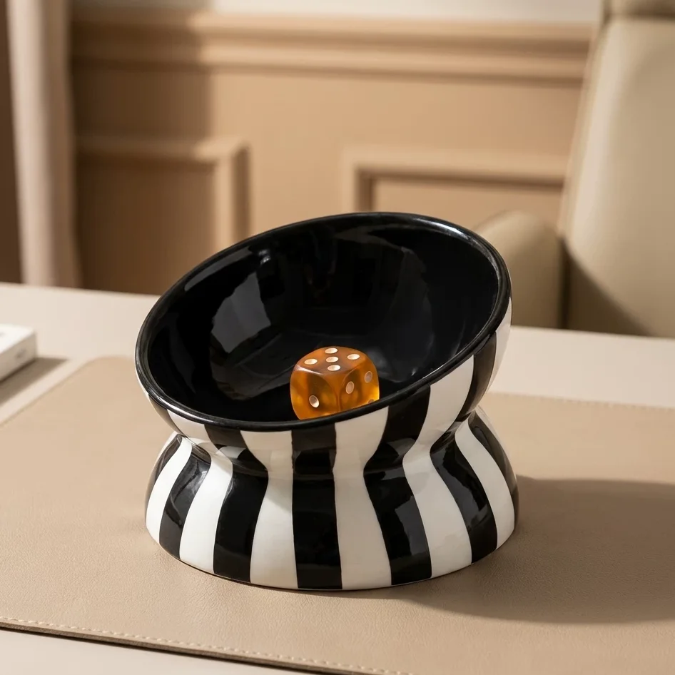 Light Luxury High-End Character Abstract Art Home Living Room Entrance Key Storage Tray Decoration Decoration Ornaments