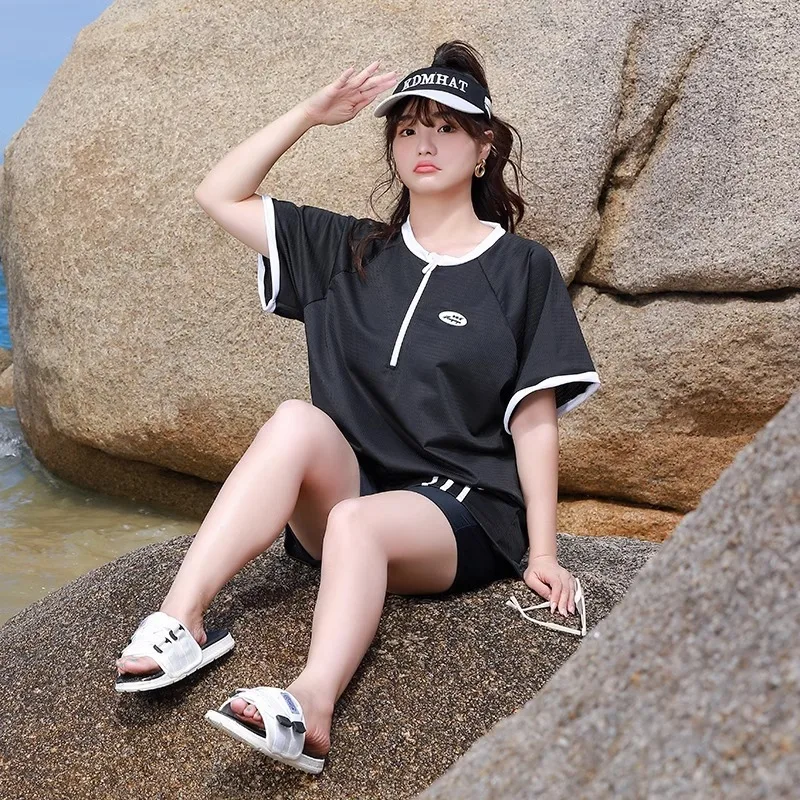 ชุดว่ายน้ําสามชิ้นของผู้หญิงขนาดบวกน้ําพุร้อนและกีฬา