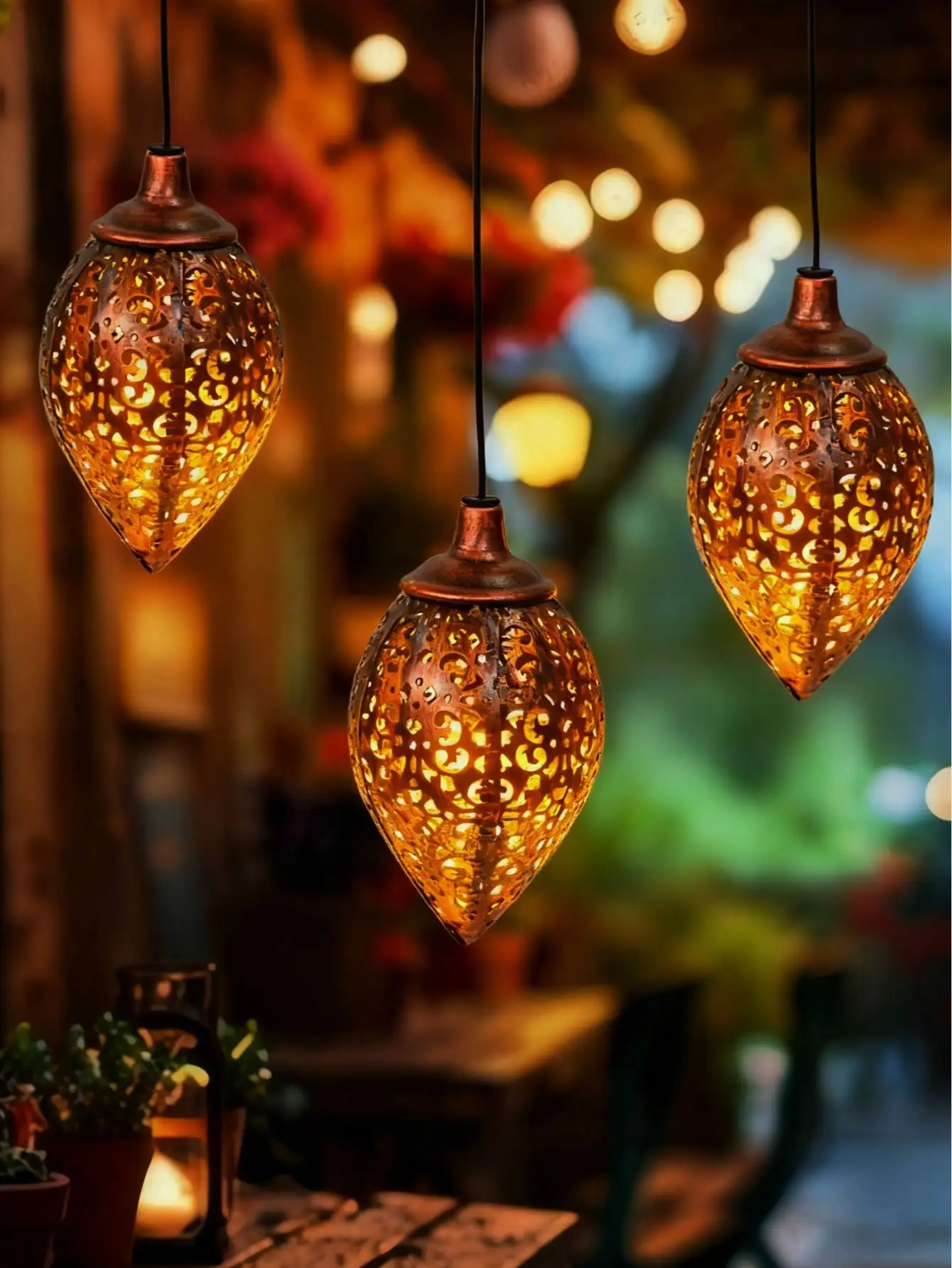 1pc Solar Hollow Projection Hanging Light: Auto Switch, Ambient, Outdoor/Garden/Lawn Decor