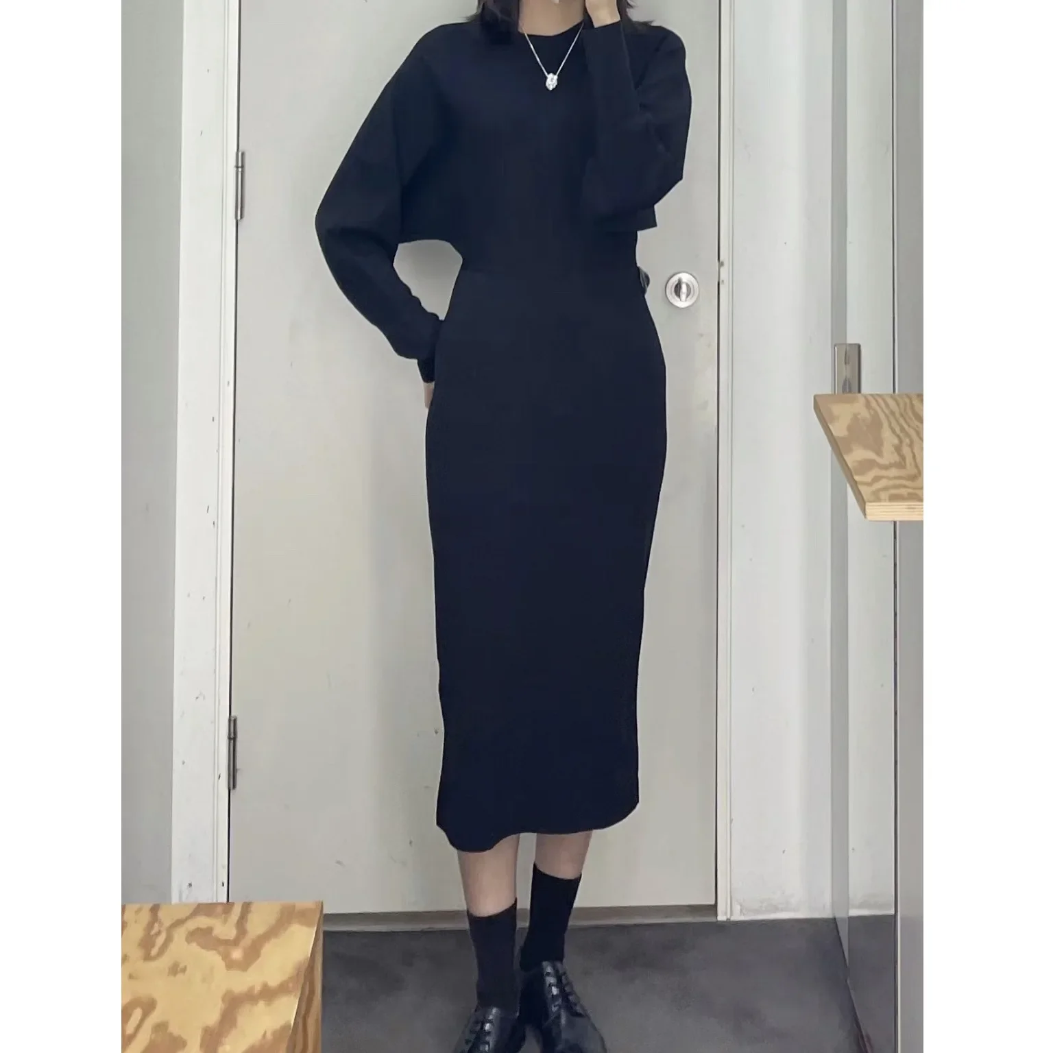 

New Women's Slim Black Knitted Dress Casual O-Neck Bat Sleeve Kniting Midi Dresses