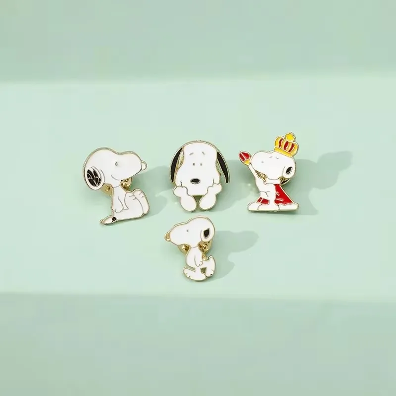 Snoopy e charlie broche marrom para crianças, figuras bonitos do anime, brinquedos, presentes de aniversário, presentes do Natal