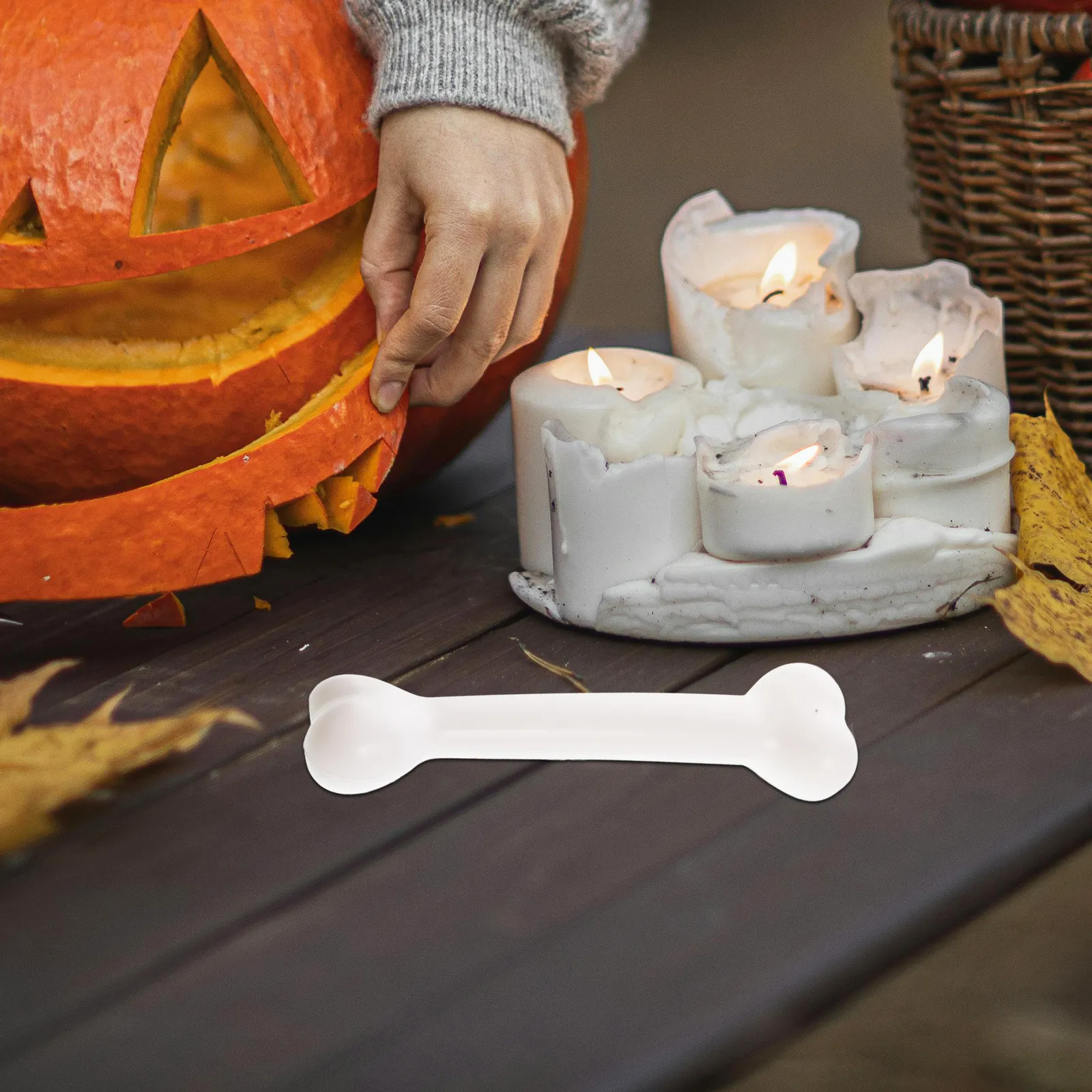 

Plastic Bone Prop for Halloween Event Decoration Simulative Human Dress Up Accessory Fun Party Gag Gift White