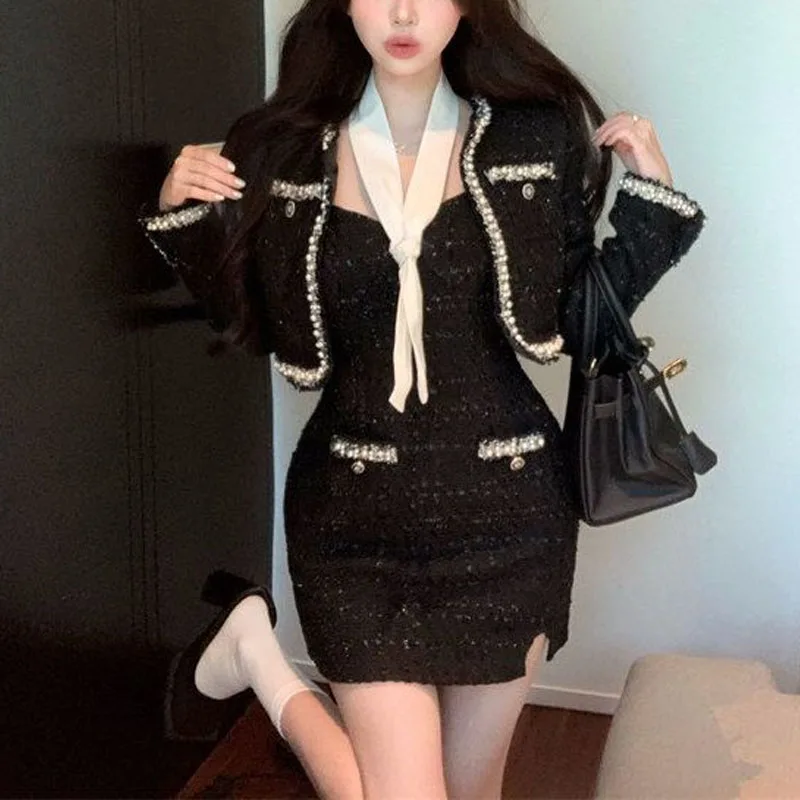 

2024 Autumn New Women's Clothing Coarse Tweed Black Fashionable Sexy Suspender Dress Short Skirt Slim Fitting Two-piece Set