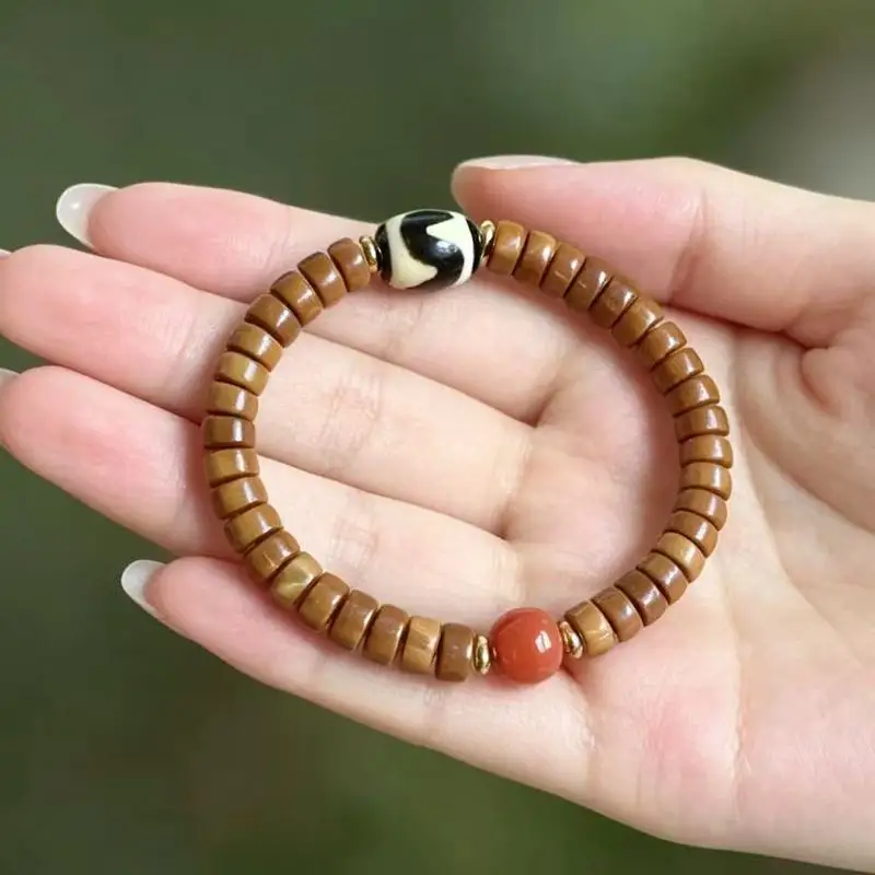 Nuclear- straight-cut pill-shaped single-strand bracelet turquoise and South Red agate beads unisex antique-sty