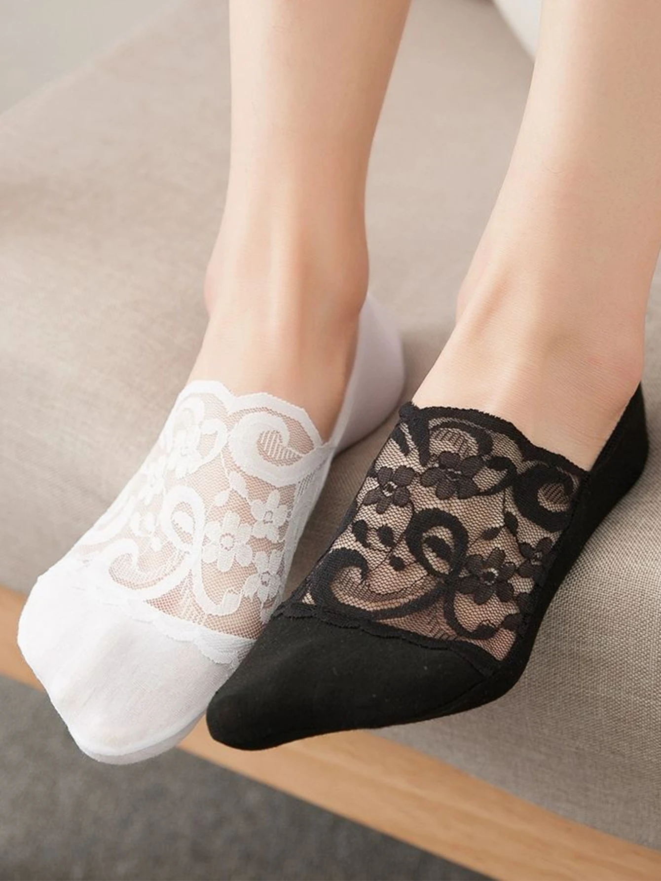 Women Socks Summer Thin Breathable Silicone Non-slip Ladies Invisible Lace Boat Sock Transparent Fashion