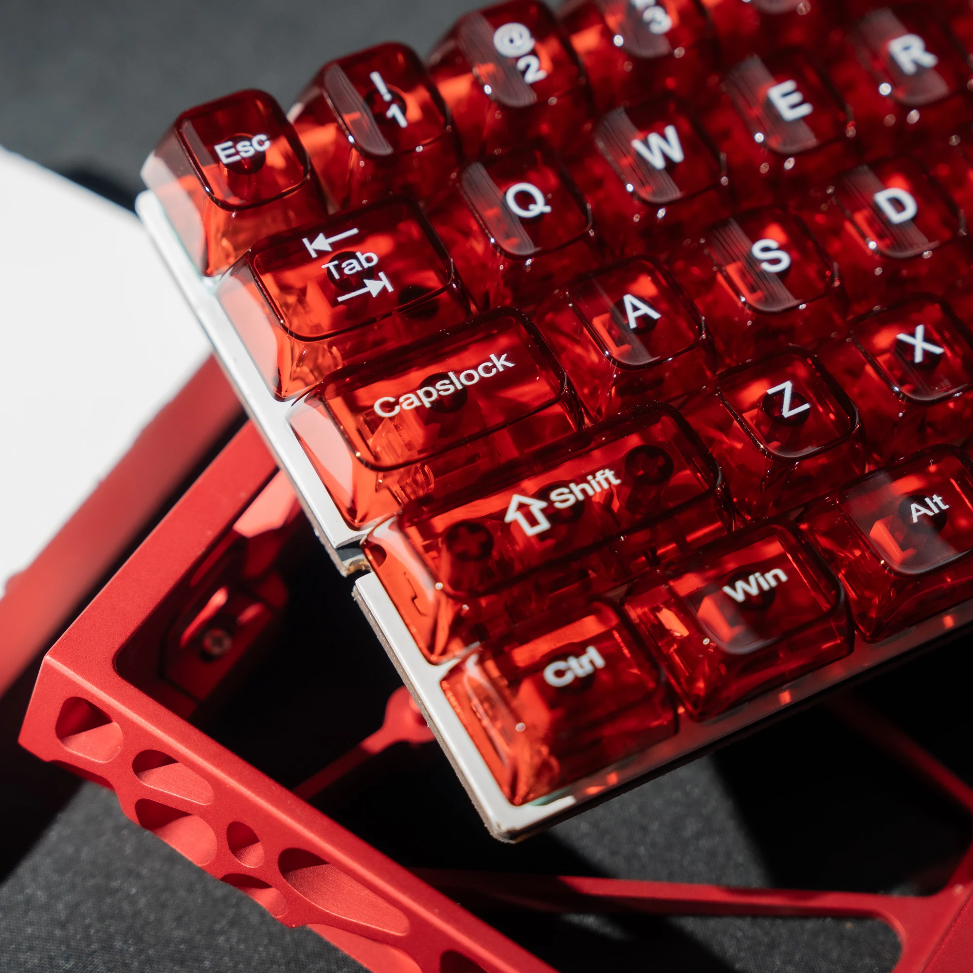 MDAプロファイル レッド透明RGBバックライトキーキャップ 115キー クリアクリスタルセラミックPCキーキャップ Cherry MXスイッチ対応 ゲーミングキーボード用