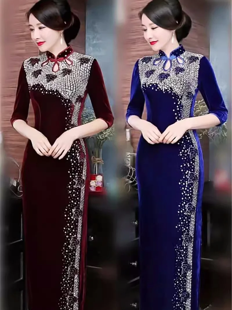 

2025 New Long Velvet Qipao Bead Embellied Vintage Improved Mother Evening Gown Wedding Banquet Wear Winter Warm Seven Sve