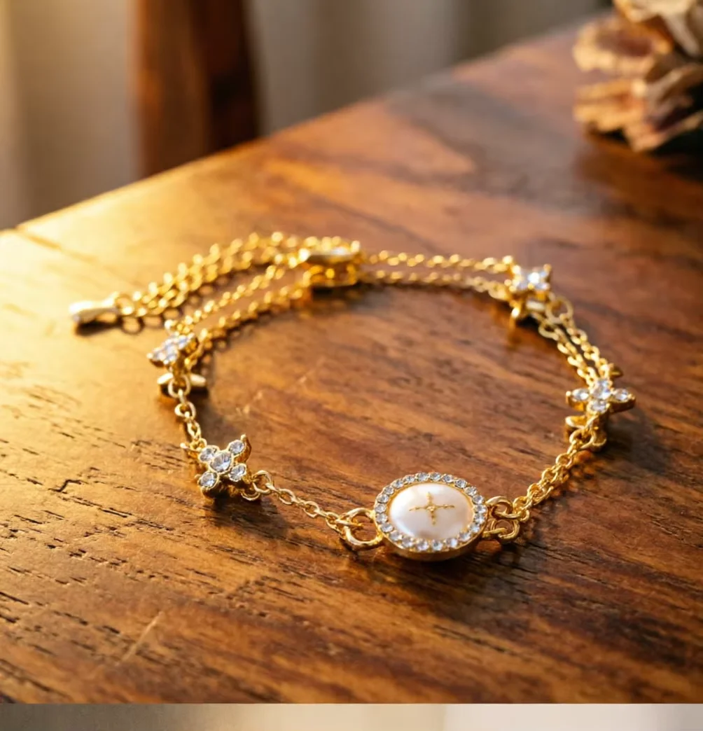 Elegant Minimalist Cross-shaped Pendant Bracelet, a Women's Jewelry Piece Suitable for Birthdays