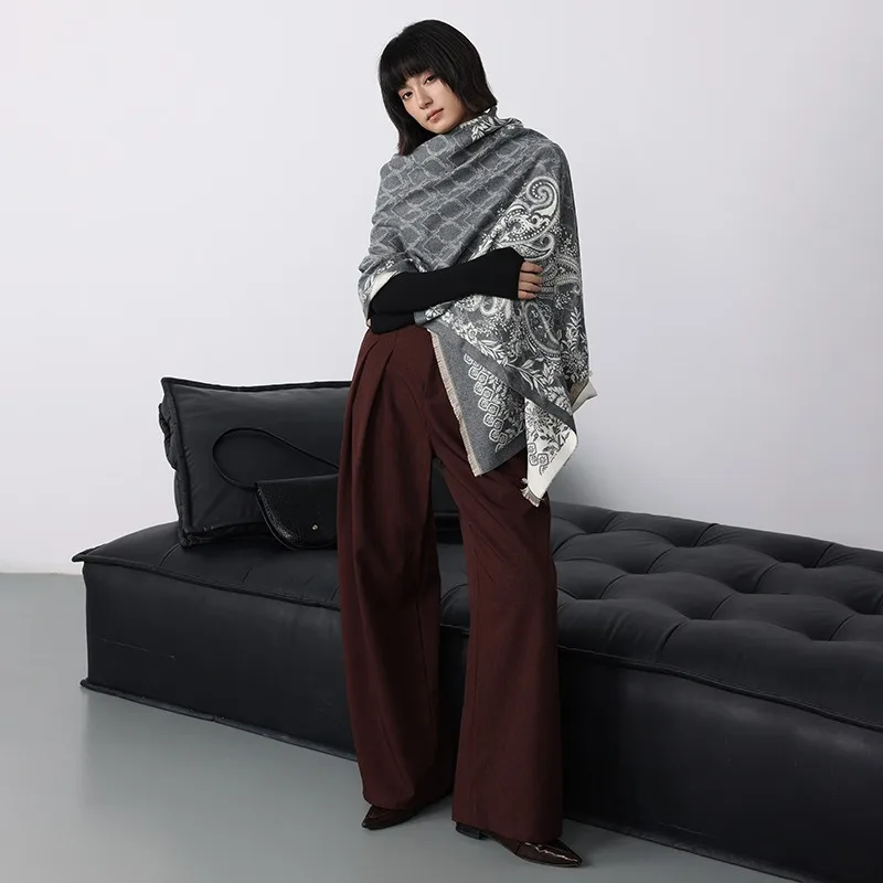 

Light luxury style patterned cashmere-like jacquard shawl for women, warm double-sided printed winter scarf, layered wrap