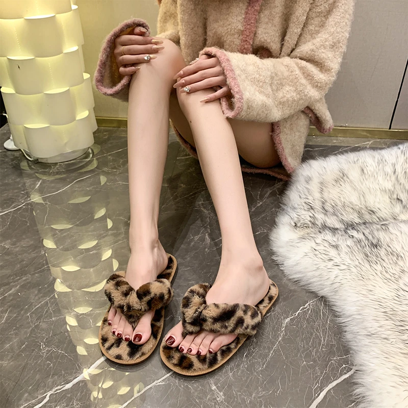 2024 New Women's Thick-soled Non-slip Plush Slippers Autumn and Winter New Home Indoor Cotton Shoes Women's Plush Flip-flops