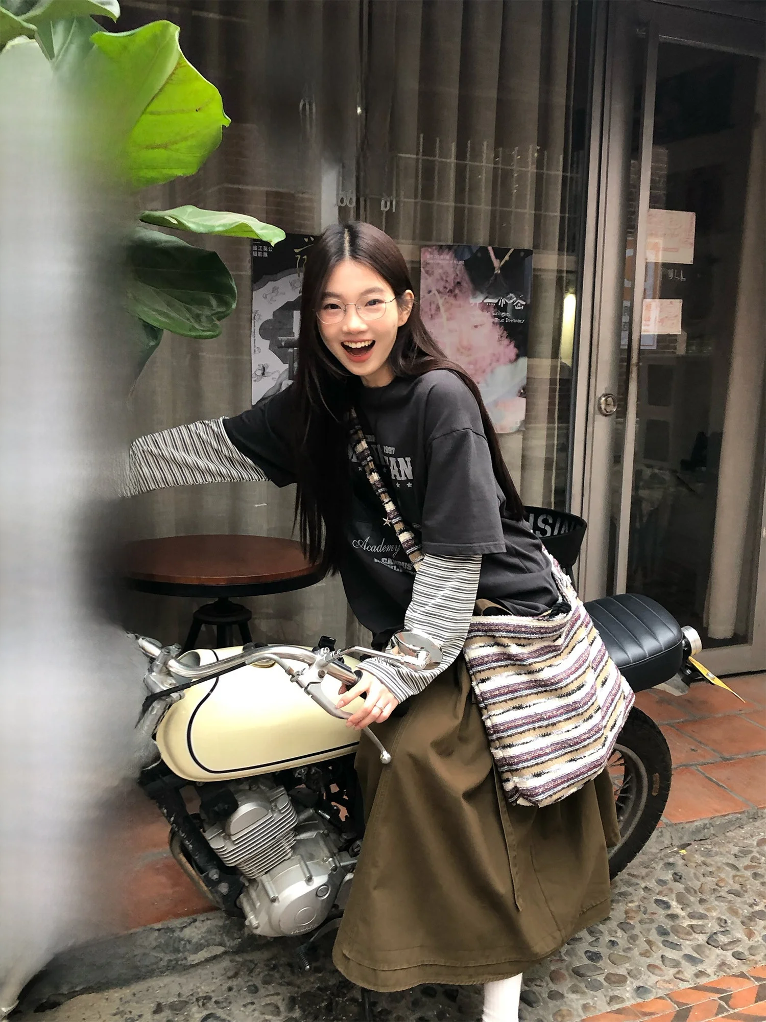 

Женская футболка RAINY в американском ретро-стиле с цифровым принтом, имитация двухслойности, свободный крой, полосатый пэчворк, уличный стиль, весенняя коллекция