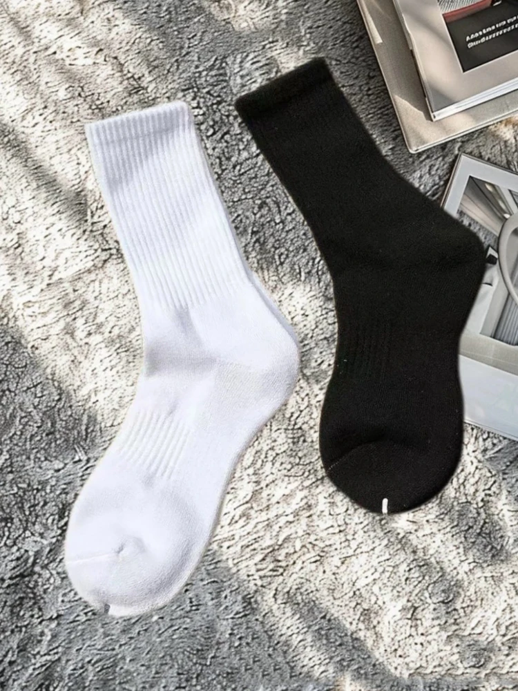 Thumbnail 3 - #20 Best Womens Socks to Buy In 2026