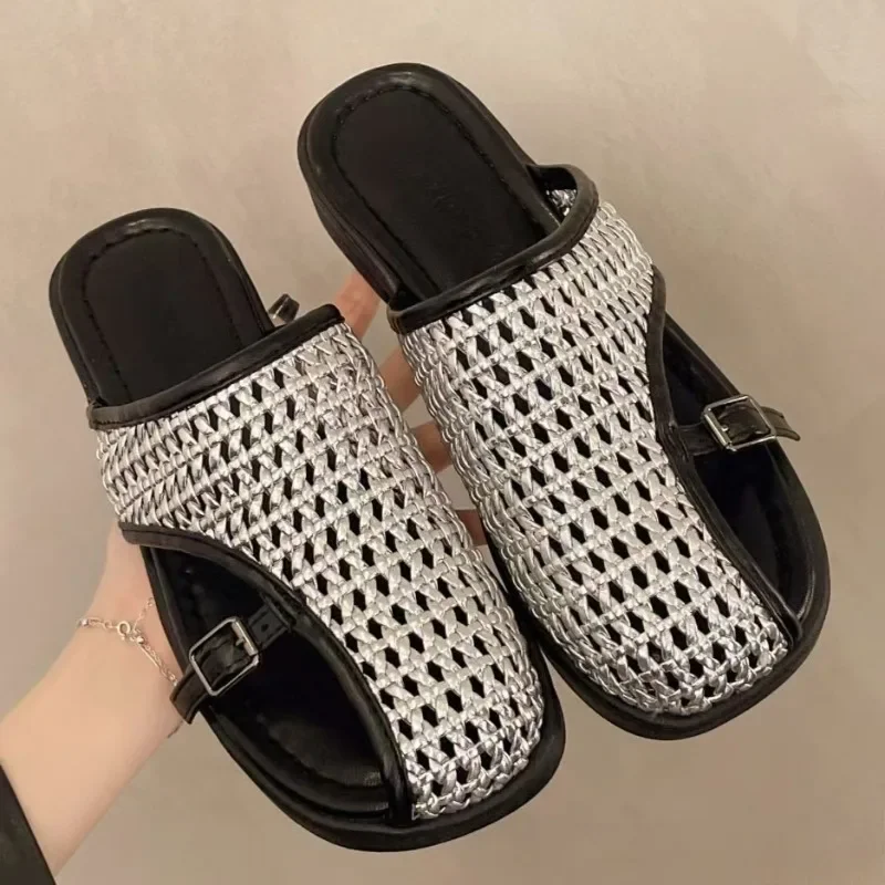 

Модные женские тапочки Baotou с вырезами для лета 2025, универсальные плетеные сандалии на низком каблуке в римском стиле