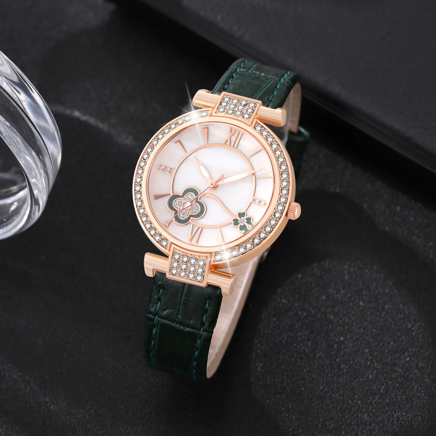 6 Piece Set Women Fashionable Quartz Green Watch Bracelet Casual Fashion Round Simple Watch Exquisite Multi-layer Bracelet Set