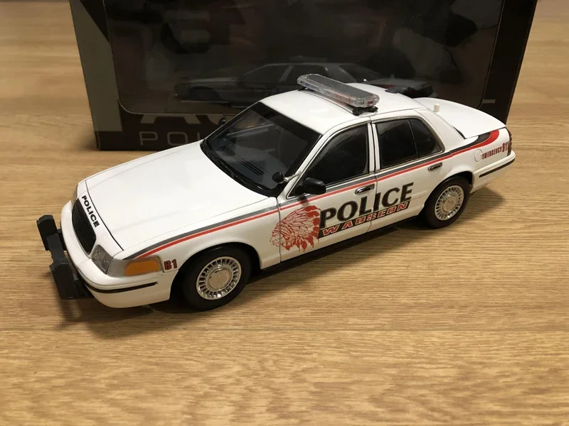 

AUTOart 1:18 Worthion Ohio Police Car Simulation Limited Edition All Open Alloy Metal Static Car Model Toy Gift