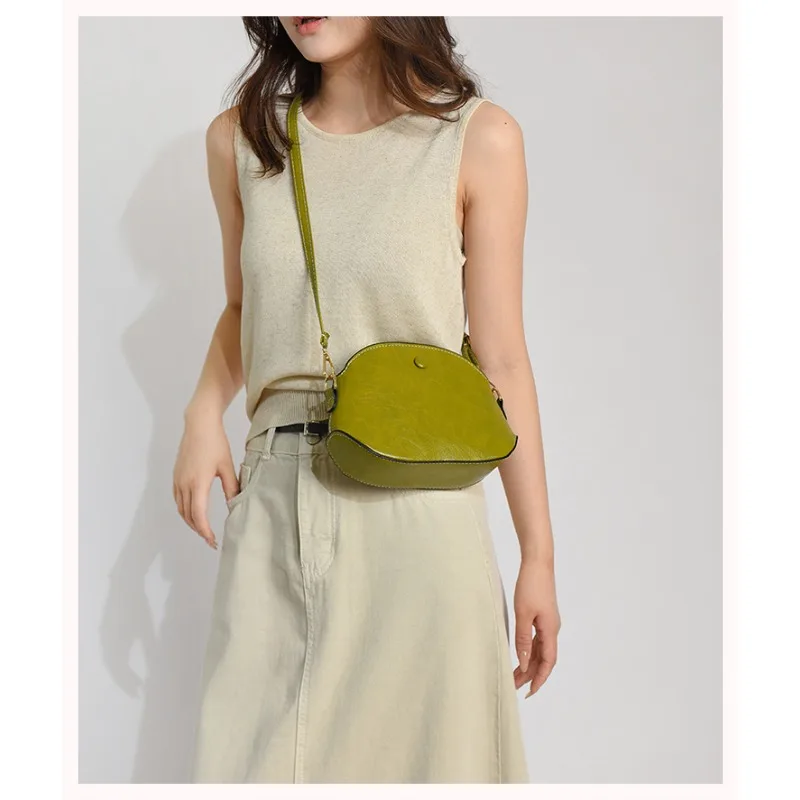 This Year Fashion Trend Texture Shell Shoulder Bag New Fashion Retro Simple Oil Leather Shoulder Bag Slung Handbag