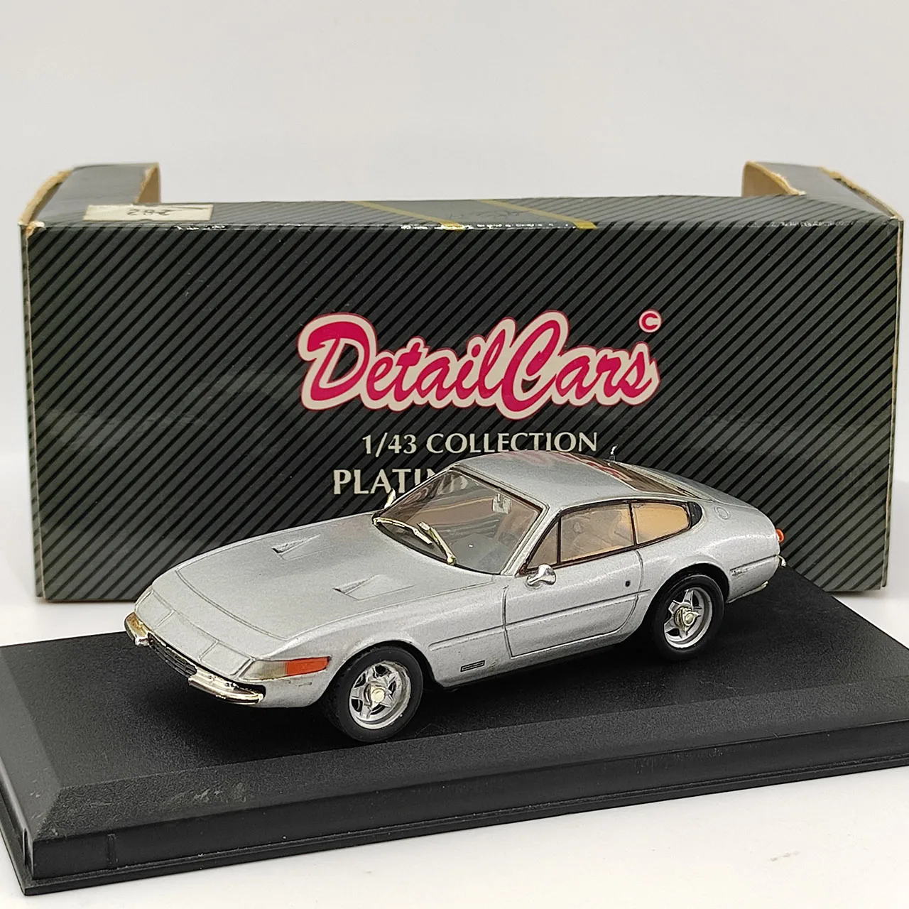 

Дефектная литая под давлением коллекция 1:43 ПЛАТИНОВАЯ СЕРИЯ модель автомобиля из сплава Коллекционная игрушка в подарок сувенир дисплей орнамент