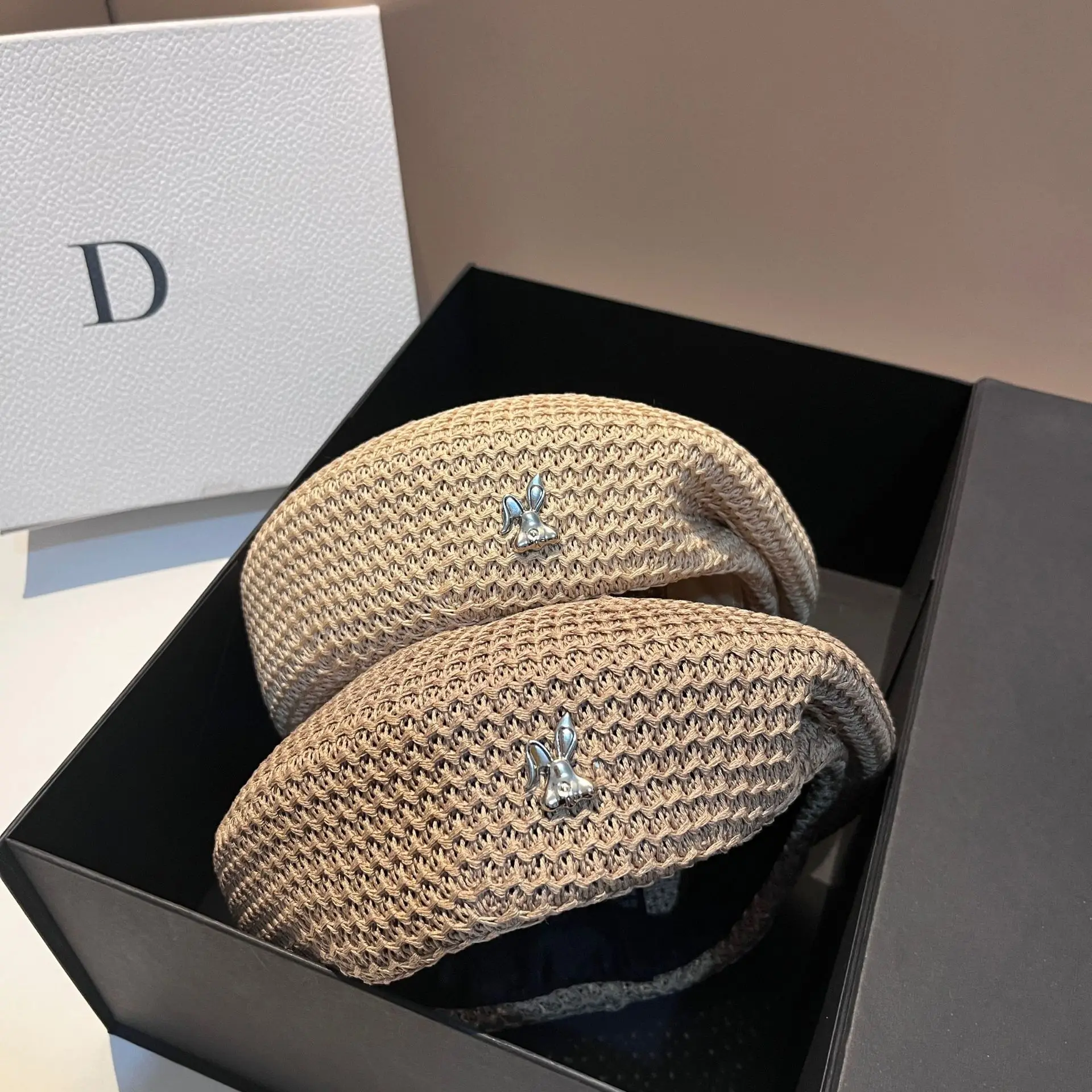 2025 العصرية أرنب الأذن القبعات للنساء-عطر صغير غير منتظم لطيف جوفاء قبعة الشمس تنوعا الرسام نمط قبعة أنيقة على الموضة