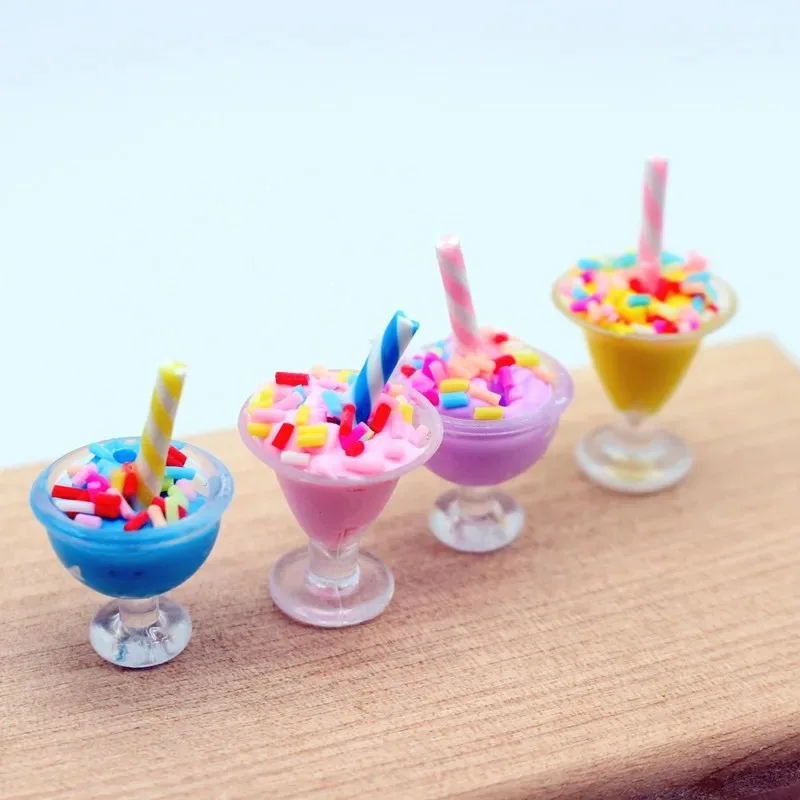 Tasse de crème glacée Sundae colorée pour maison de poupée, échelle 1/12, Mini cuisine Miniature, jeu de poupée, jouet alimentaire, accessoires, 4 pièces