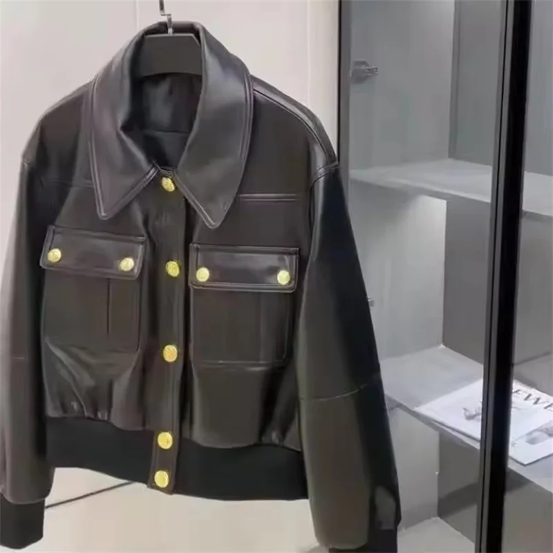 2026 ربيع الخريف الأسود بولي Leather سترة جلدية الإناث تصميم جديد تحسس معطف جلد المرأة مزاجه أبلى ملابس خارجية قصيرة الموضة