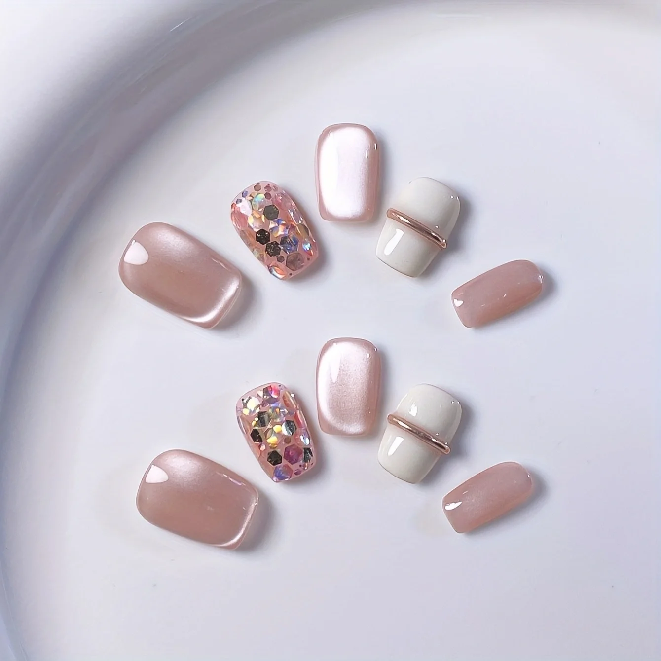 10 Stück reine, handgefertigte, mandelförmige, dreidimensionale französische Nagelkunst mit blauem Rand und schlichtem und elegantem Pressnagel