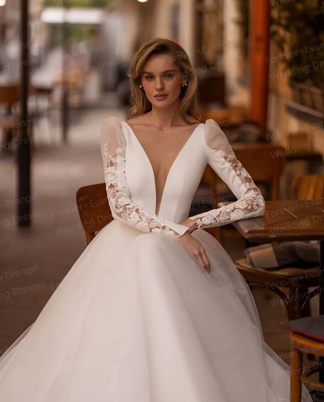 

Luxury Appliques Wedding Dresses A Line Woman's Sexy Deep V Neck Bride Gowns Long Sleeve Fluffy Tulle Elegant Vestidos De Noche