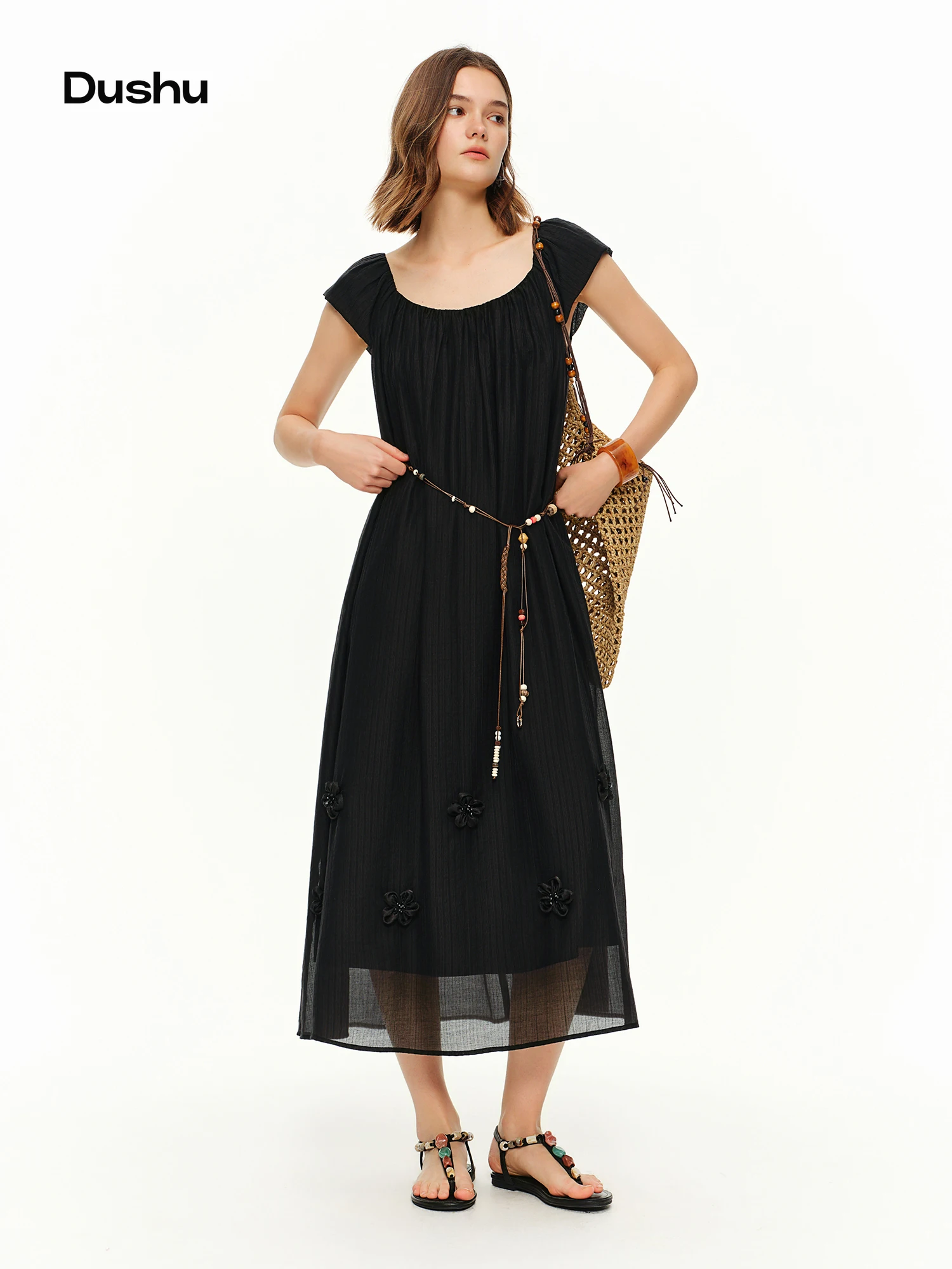 

Летнее женское платье DUSHU свободного кроя без рукавов с широкой юбкой, новинка 2026 года, с 3D цветочной вышивкой и вырезом-лодочкой