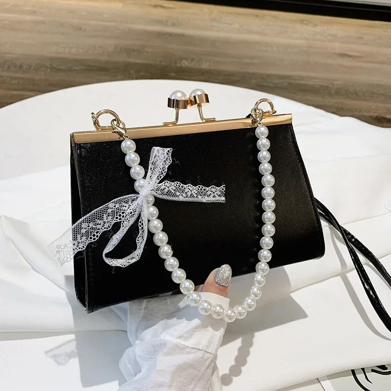 

Women Simple Crossbody Bag Design PU Leather Shoulder Bag Fashion Lace Bowknot Pearl Chain Handbag Female Elegant Messenger Bag