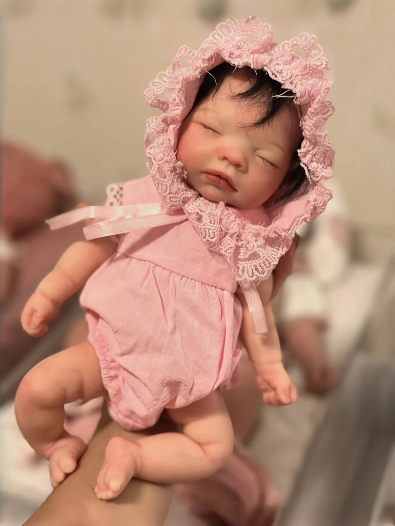 1PC 10 pouces corps complet Silicone bébé fille peint nouveau-né poupée belle à la main Reborn poupée avec des cheveux enracinés pour cadeau de noël