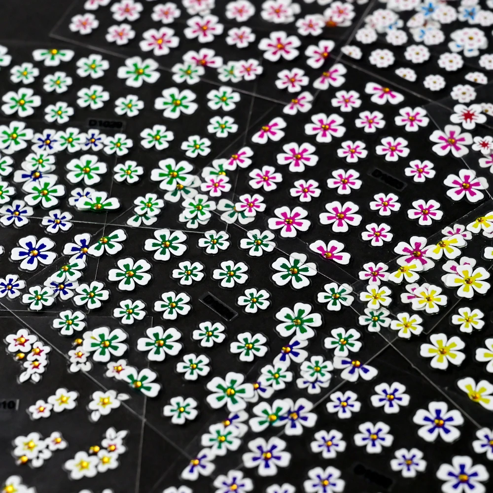 カラフルな5つの花びらの花のネイルステッカー,宝石,かわいいハート,星,蝶,粘着性のスライダー,花,日曜大工のマニキュアステッカー,30個