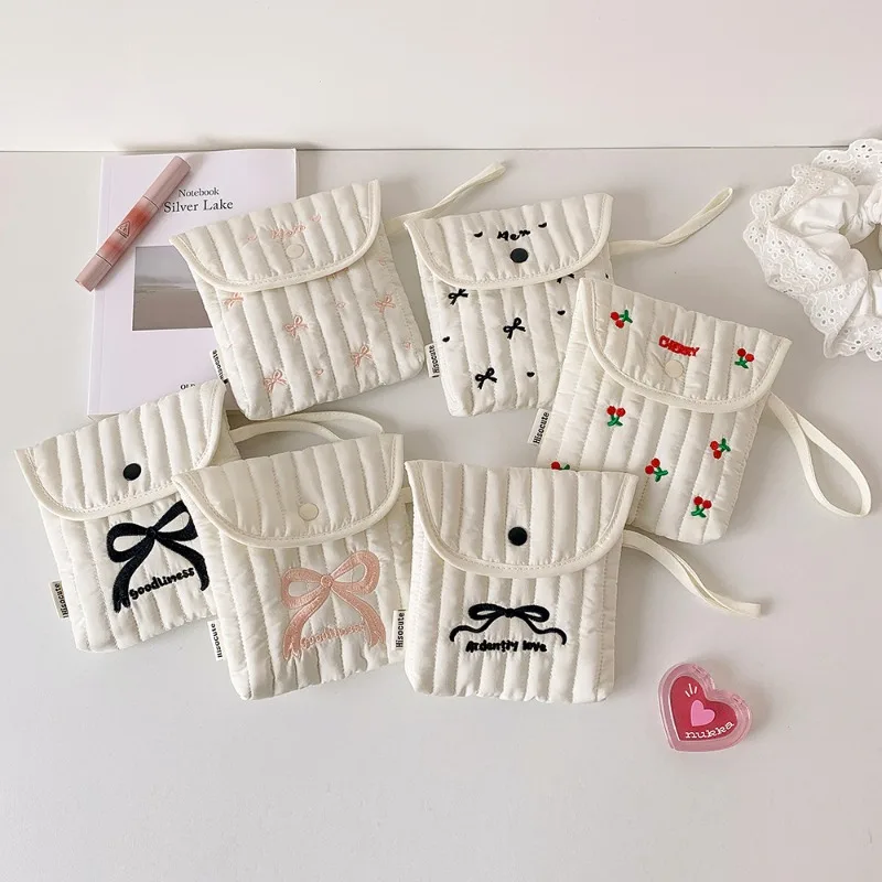 

Cream Bow Sanitary Pad Holder |Cute Girls Portable Menstrual Organizer Makeup Pouch for Students,Aesthetic Cosmetic Storage Bag