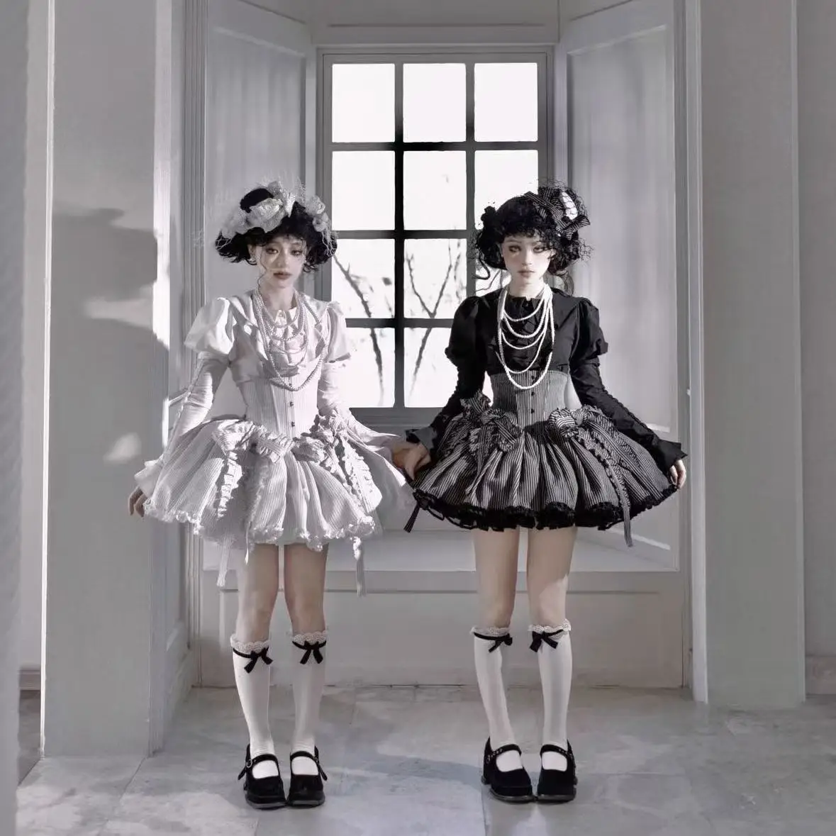 

Dark Black Gothic Style Lolita Women's European Middle Ages Stripped Design Skirt Girls Hallowen Event Cosplay Costume Lolita