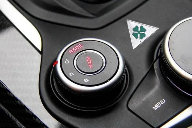 9 قطعة/مجموعة ل ألفا روميو 40 مللي متر 15 مللي متر T60 060 60 مللي متر قبعات سوداء 74 مللي متر عجلة القيادة شارة غطاء السيارة الجبهة شعار جوليا ستيلفيو ميتو #5