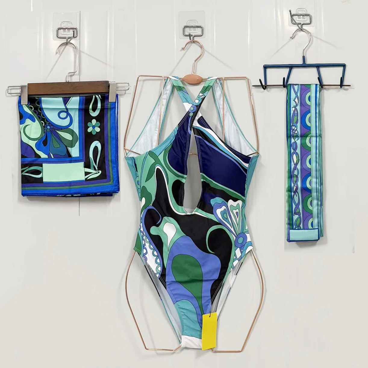 Classic Women's Green Ribbon Scarf Swimsuits Cross Exposed Back with Letter Signature Luxury Design Women's Swimsuits Swimwear