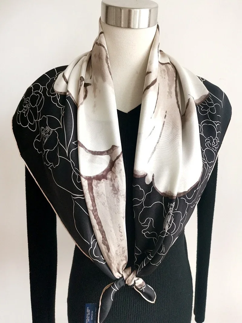 

High-end Elegant Women's Exquisite Rose Print Quality Twill Silk Hand-rolled Edge Versatile Large Square Scarf Shawls