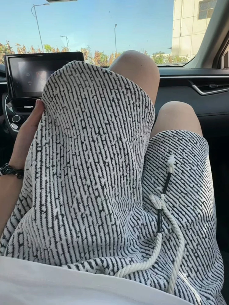 

Мужские трикотажные спортивные шорты из грубого твида, летние повседневные брюки свободного кроя с эластичным поясом, молодежные, энергичные, в полоску