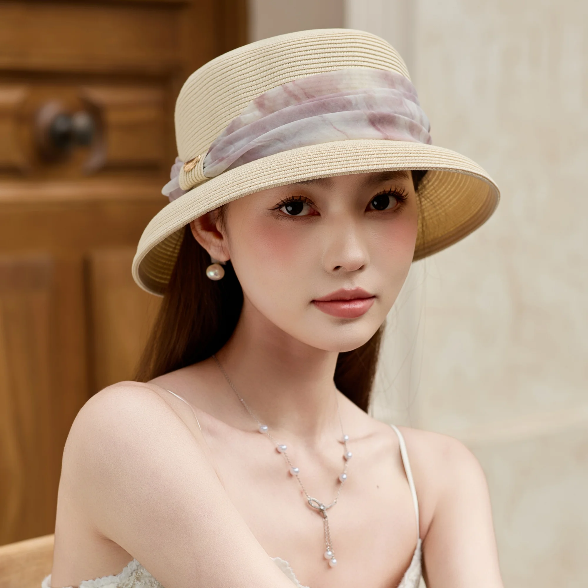 قبعة شمس من القش مع قبعة عاكس الضوء ذات حافة كبيرة، قبعة عصرية وأنيقة على طراز هيبورن، قبعة شمسية تناسب الجميع