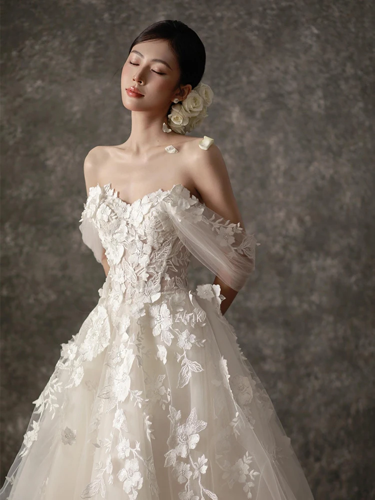 Robes de mariée de luxe pour femmes, manches bouffantes détachables, laçage, plis appliqués, robe de bal personnalisée