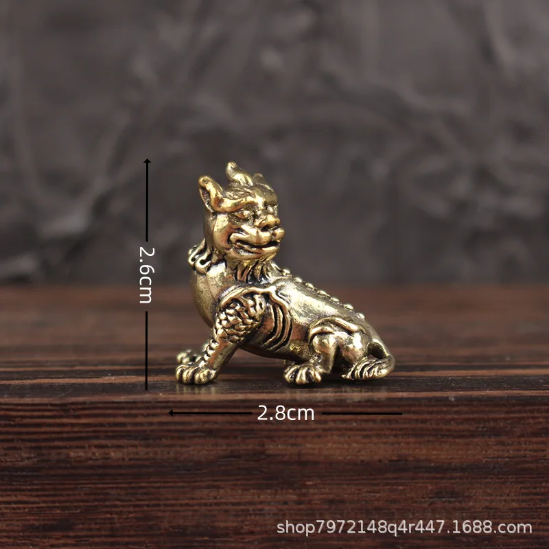 Llavero de coche de latón con cuerda roja, diseño tridimensional de Bestia Divina Ksitigarbha montado sobre la Moneda de los Cinco Emperadores