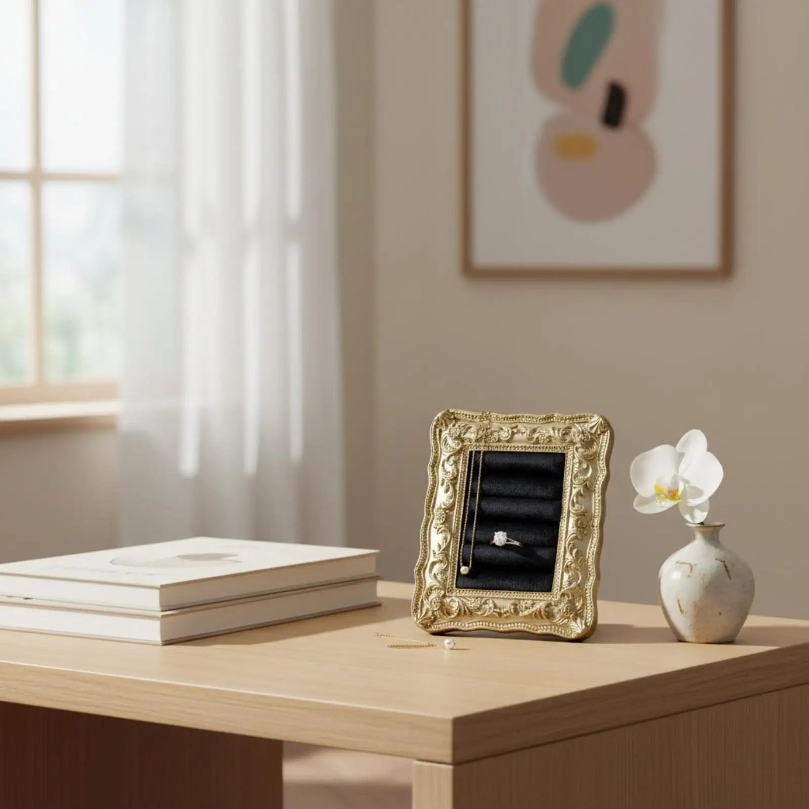 Vintage-Style Jewelry Display Frame Gold-Toned Band Display with Velvet Pad