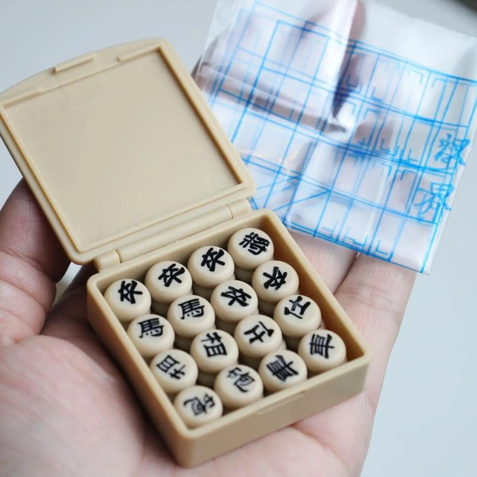 

Dollhouse Miniature Chinese Chess Set,Sturdy Miniature Board Games Model Simulation Decoration Mini Chess Dollhouse Furniture
