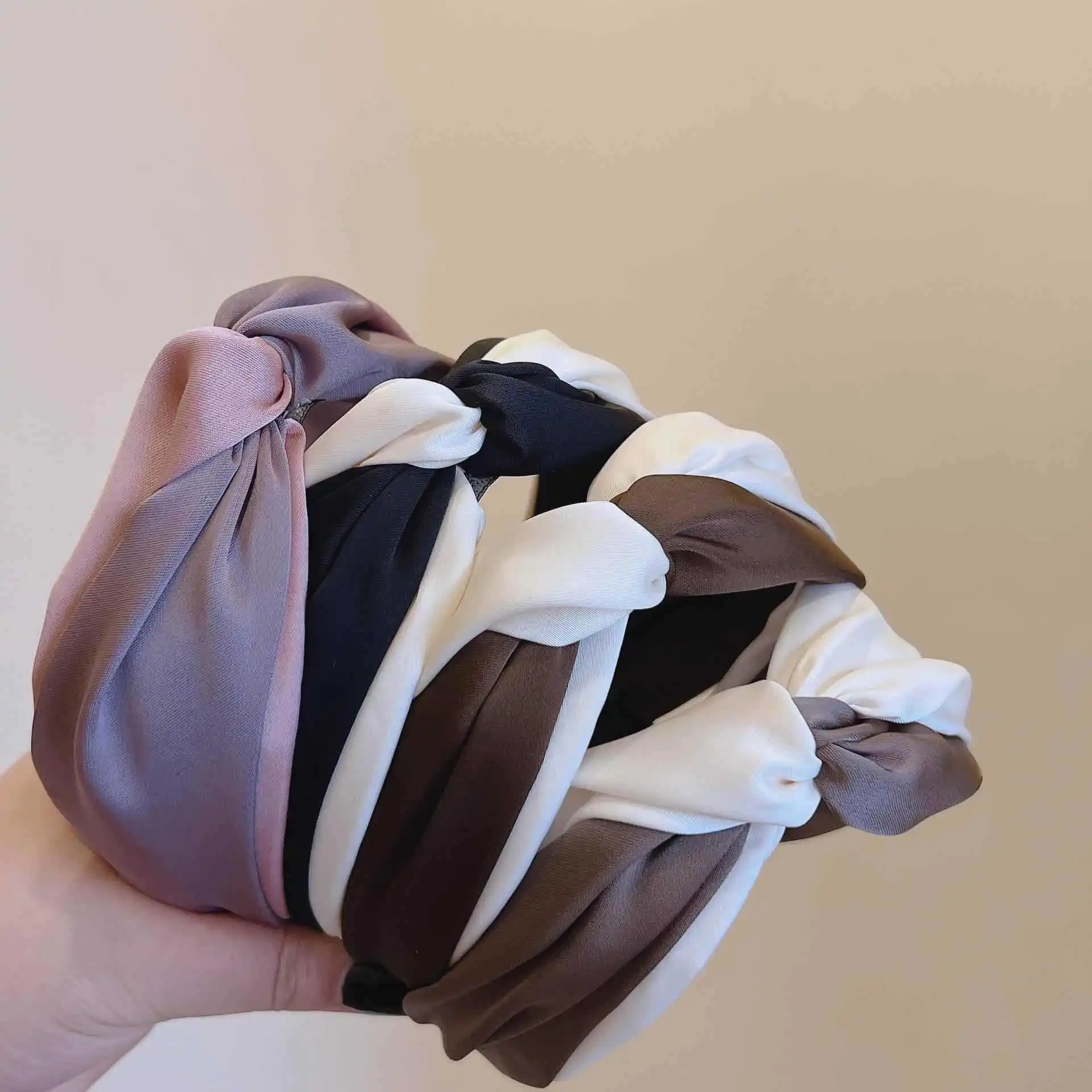 

Элегантная фиолетовая широкая повязка на голову с узлом, милые аксессуары для волос для женщин, удобные и стильные.