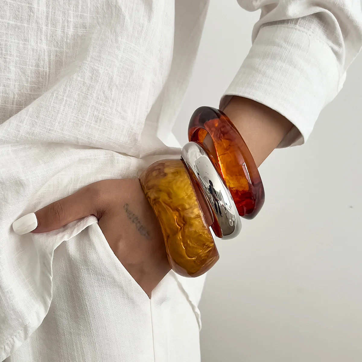 Vintage amber smudged acrylic wide bracelet, design sense translucent resin glossy bracelet