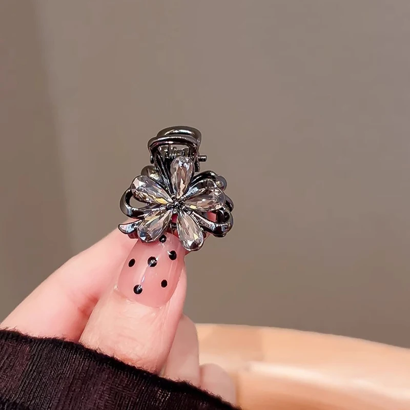 Exquisite Black Crystal Flower Hair Claw High-end Side Bangs Clip Cute Princess Head Top Clip Fashion Women's Hair Accessories