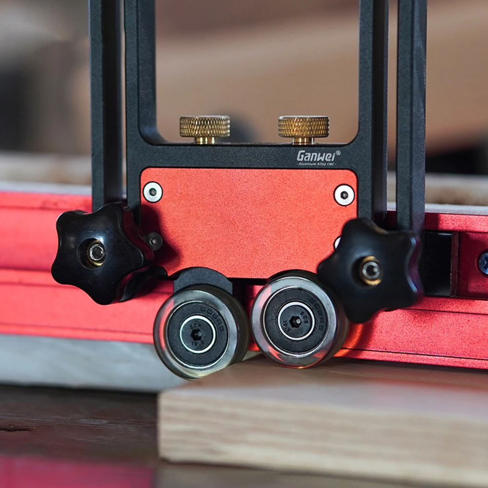 في اتجاه واحد سلامة المغذية الهادي سبائك الألومنيوم تحمل الأسطوانة المغذية قابل للتعديل تحمل عجلة الضغط المغذية النجارة الجمعية