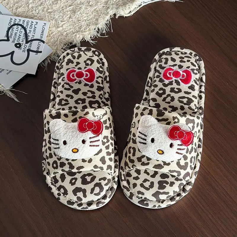 2026 Sanrio Hello Kitty Leopard Print Women Slippers Cute Cartoon Plush Bow Platform Slides Soft Non-slip Indoor Home Sandals