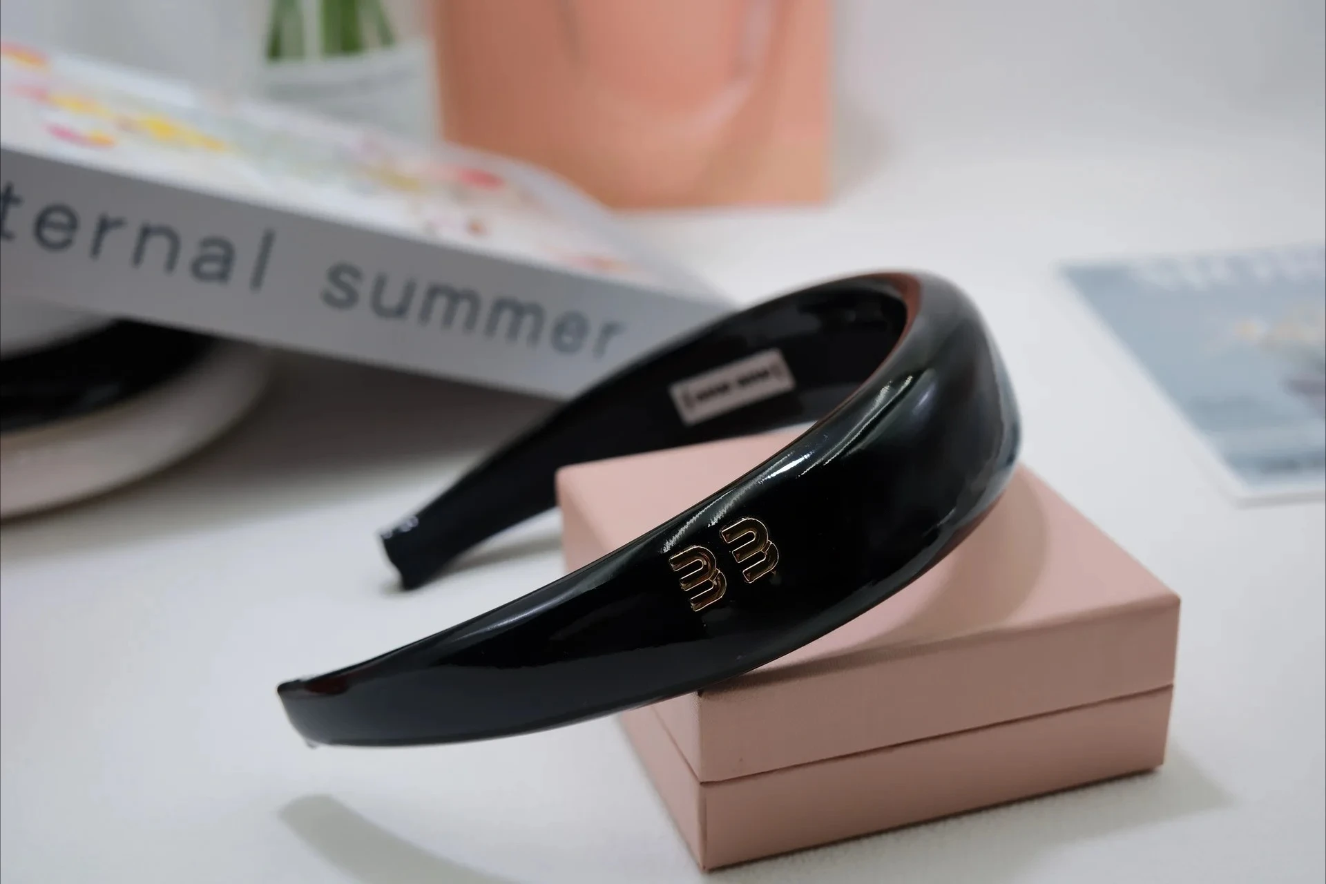 

Sweet Pink Summer Headband Mi Patent Leather High Crown French Retro Hair Clip